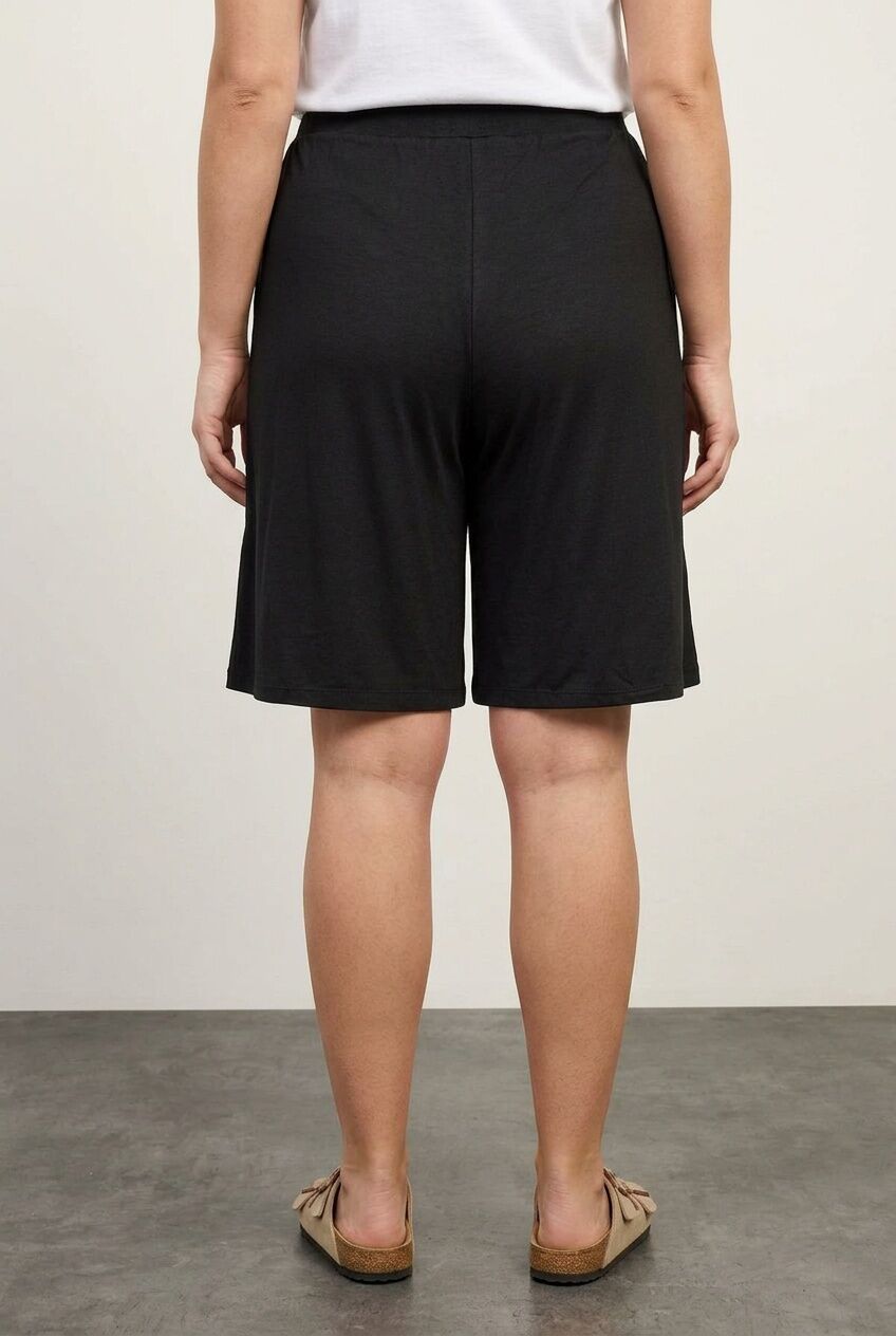 Plus Size Elastic Waist Pocketed Short Cut Wide Leg Shorts