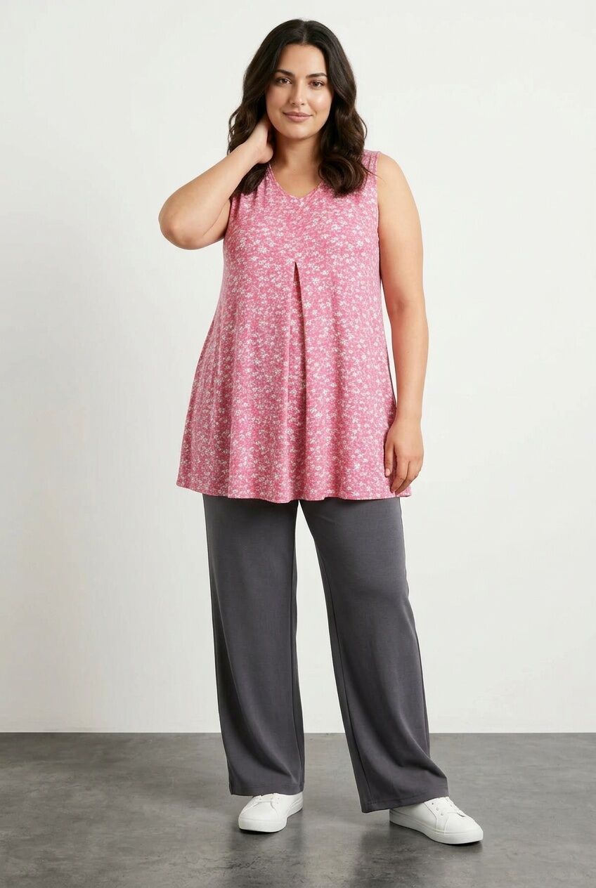 Plus Size Sleeveless V-Neck Patterned Stretchy Blouse