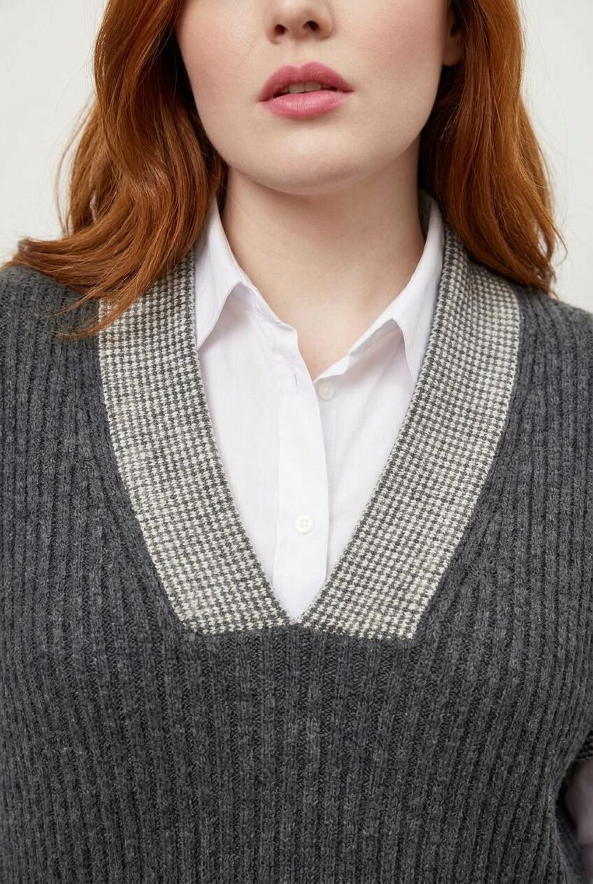 Plus Size V-Neck Short Sleeve Knit Sweater