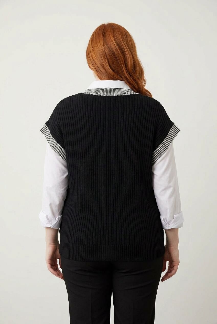 Plus Size V-Neck Short Sleeve Knit Sweater