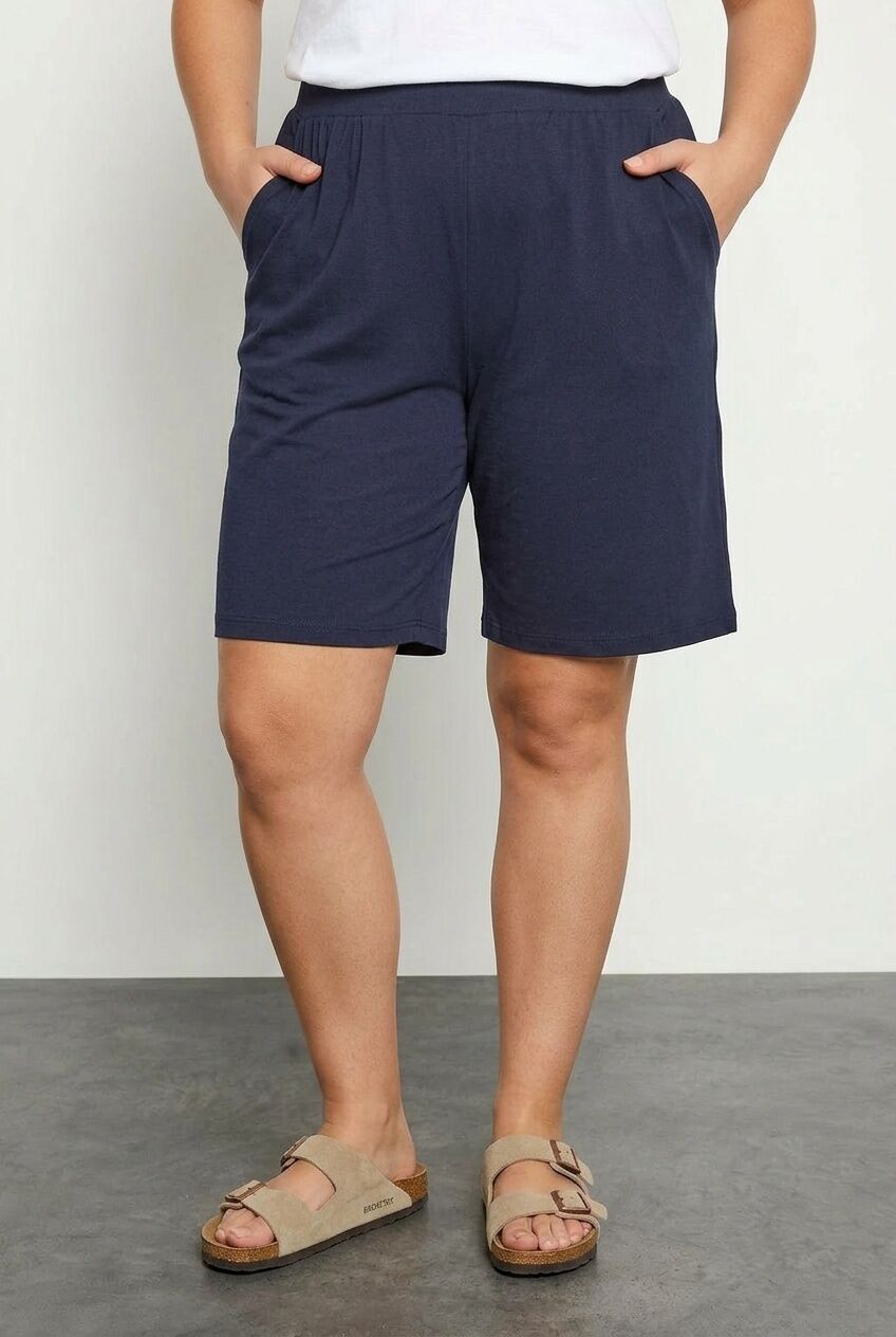 Plus Size Loose Fit Pocketed Elastic Waist Short Shorts