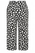 Plus Size Patterned Loose Fit Pocketed Stretchy Capri Pants