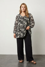 Plus Size Long-Sleeved Tulle Detailed Pleated V-Neck Blouse