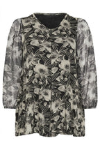 Plus Size Long-Sleeved Tulle Detailed Pleated V-Neck Blouse