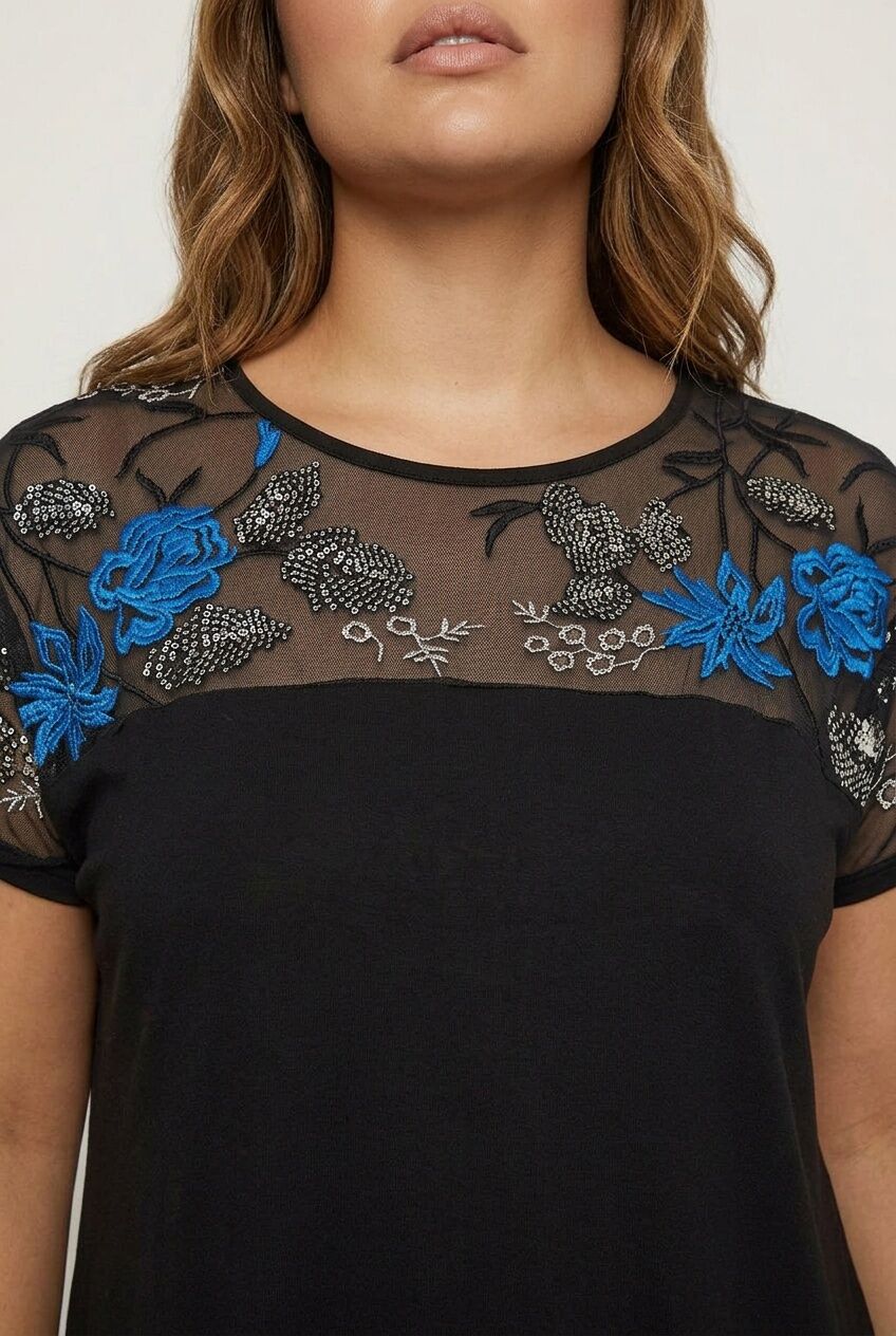 Plus Size Crew Neck Short Sleeve Sequin Detailed Blouse