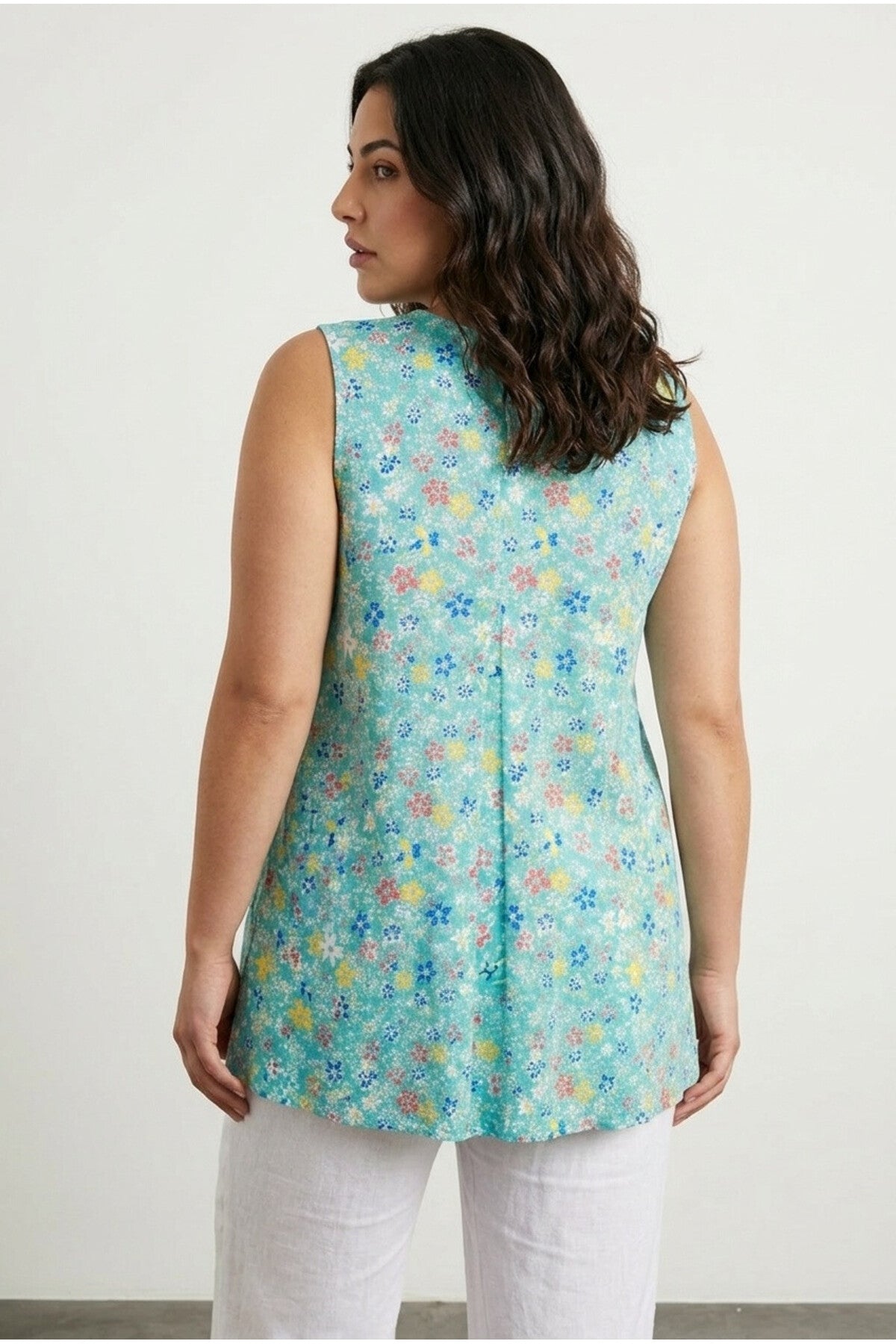 Plus Size V-Neck Sleeveless Floral Patterned Long T-shirt