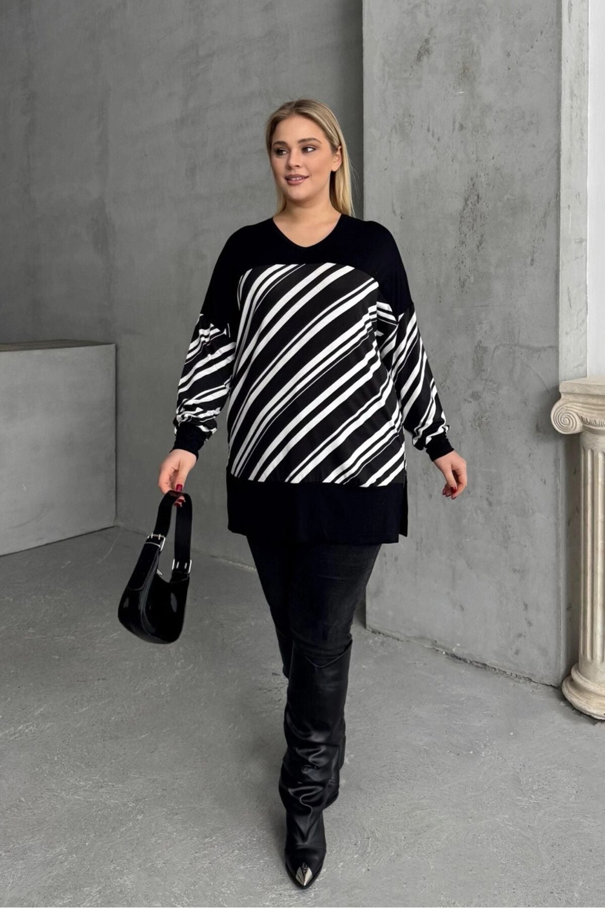 Plus Size V-Neck Long Sleeve Elasticated Cuff Slit Blouse