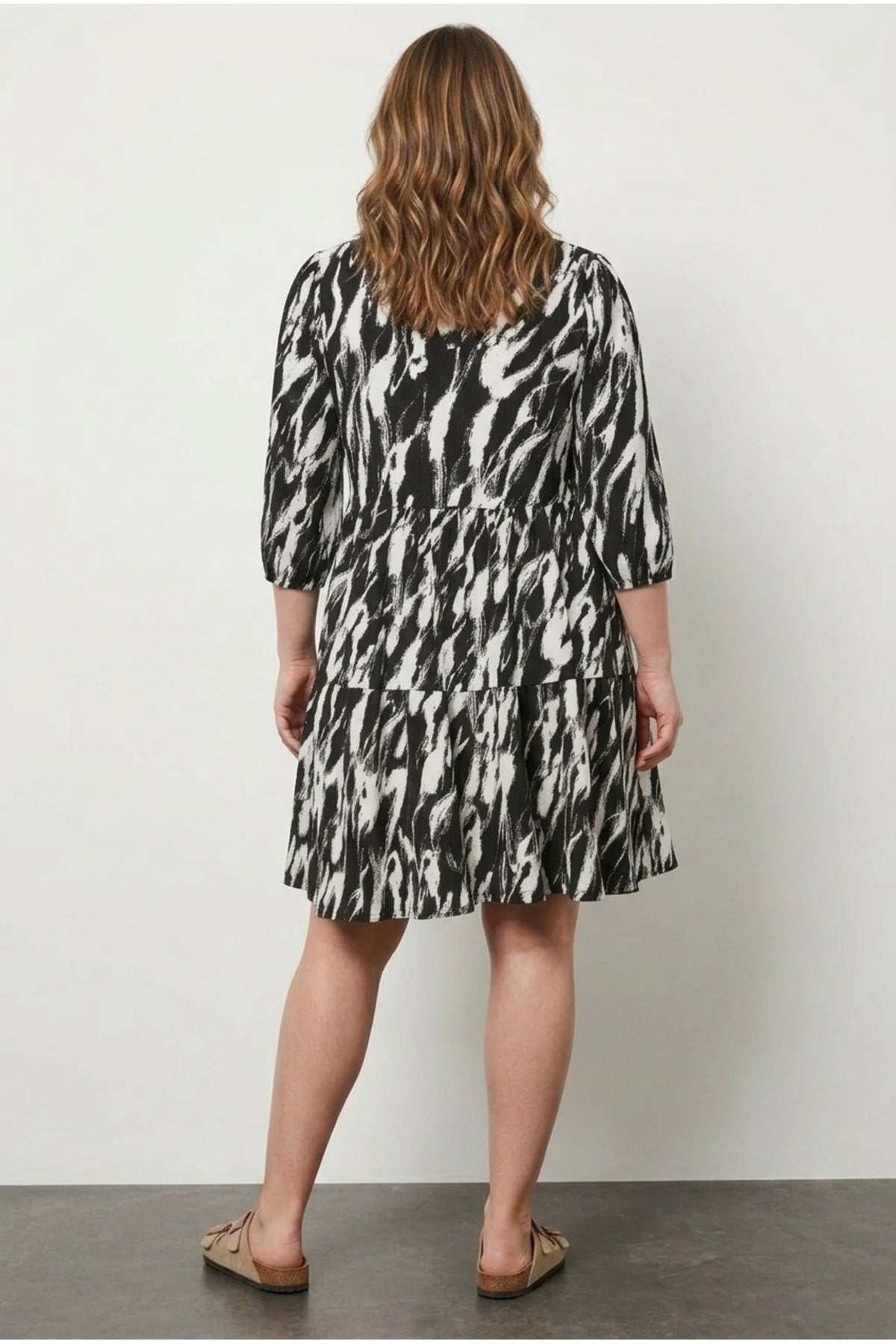 Plus Size V-Neck Half Sleeve Patterned Mini Dress