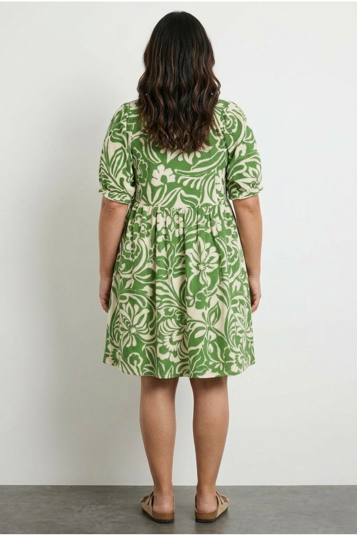 Plus Size Ruched Neck Floral Patterned Mini Dress