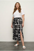 Plus Size Elastic Waist Abstract Patterned Long Skirt with Slit Detail
