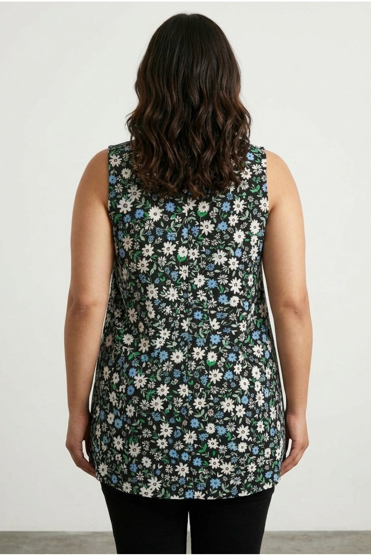 Plus Size V-Neck Sleeveless Floral Print T-shirt