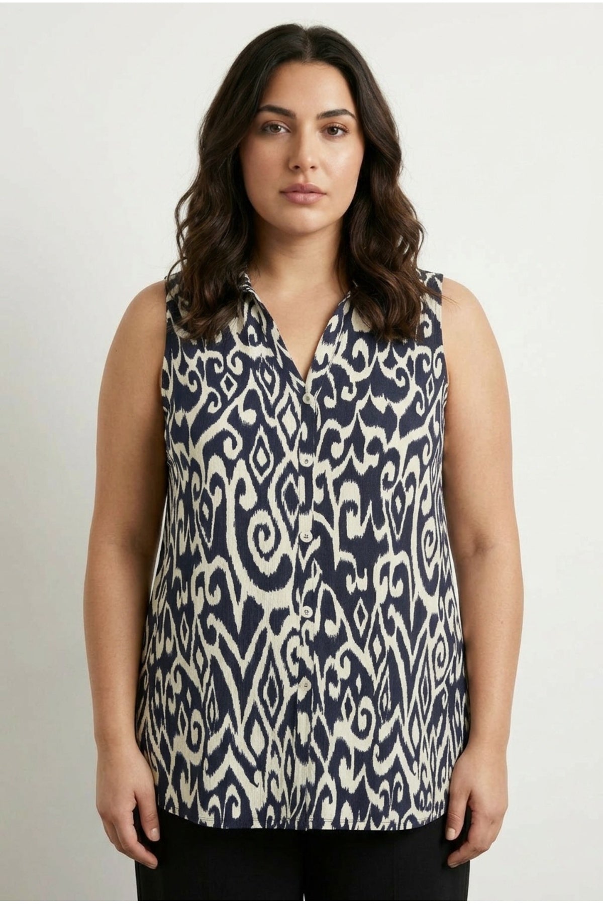 Plus Size Sleeveless Abstract Patterned Button Detailed Blouse