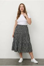 Plus Size Elastic Waist Pleated Skirt with Minimal Floral Print and Stretchy Fabric