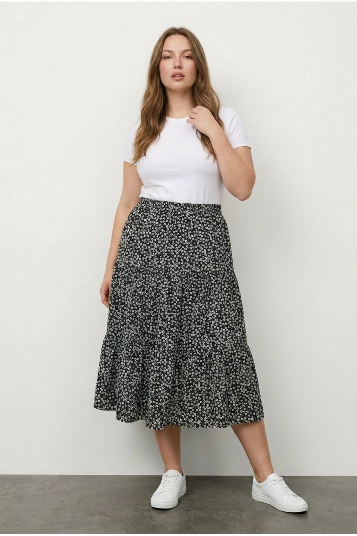 Plus Size Elastic Waist Pleated Skirt with Minimal Floral Print and Stretchy Fabric