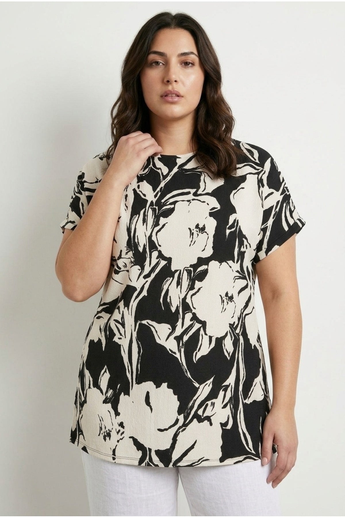 Plus Size Crew Neck Crinkle Fabric Printed T-shirt