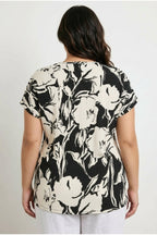 Plus Size Crew Neck Crinkle Fabric Printed T-shirt