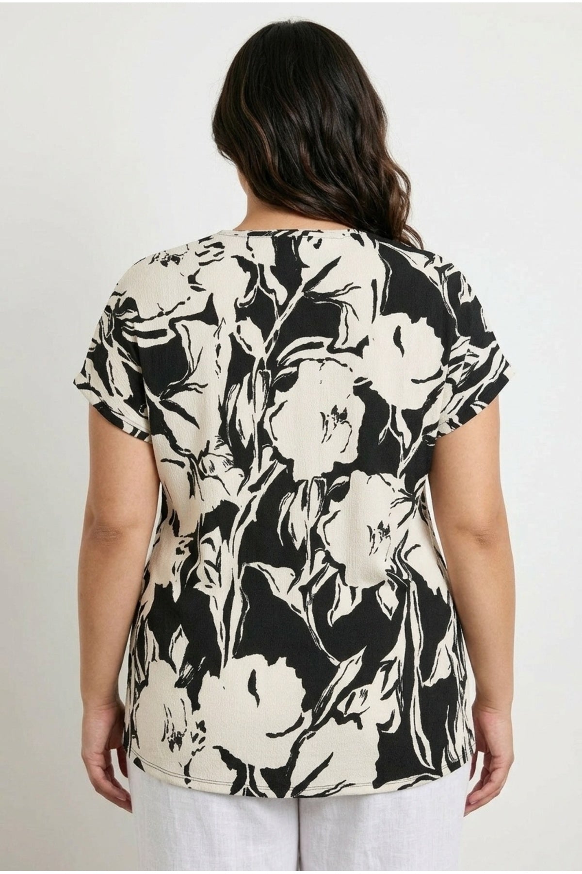 Plus Size Crew Neck Crinkle Fabric Printed T-shirt