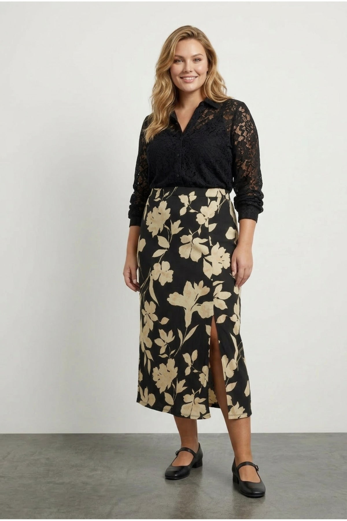 Plus Size Crinkled Fabric Skirt with Slit Detail and Elastic Waist