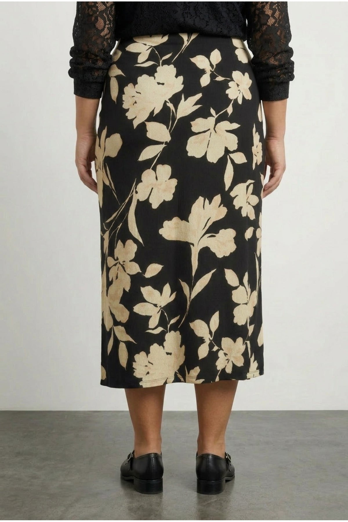 Plus Size Crinkled Fabric Skirt with Slit Detail and Elastic Waist