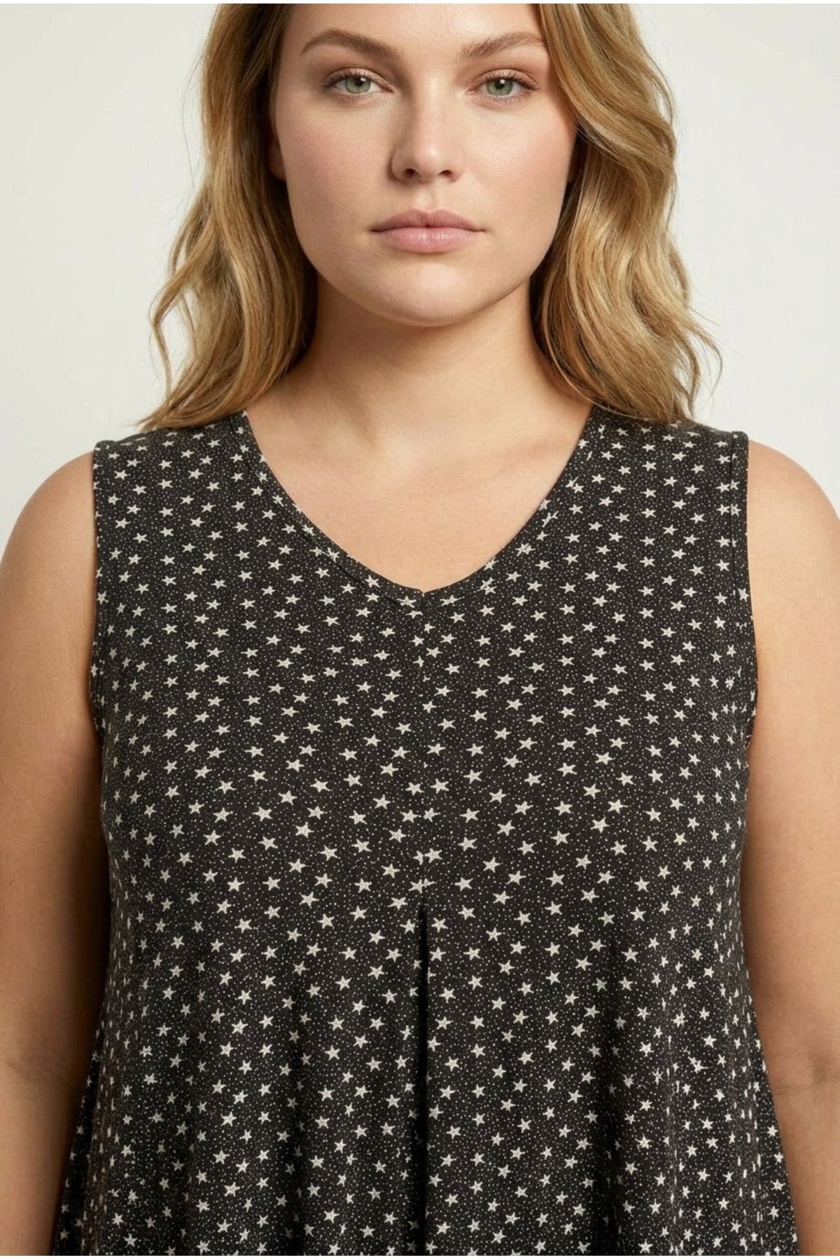Plus Size V-Neck Sleeveless Star Patterned Blouse