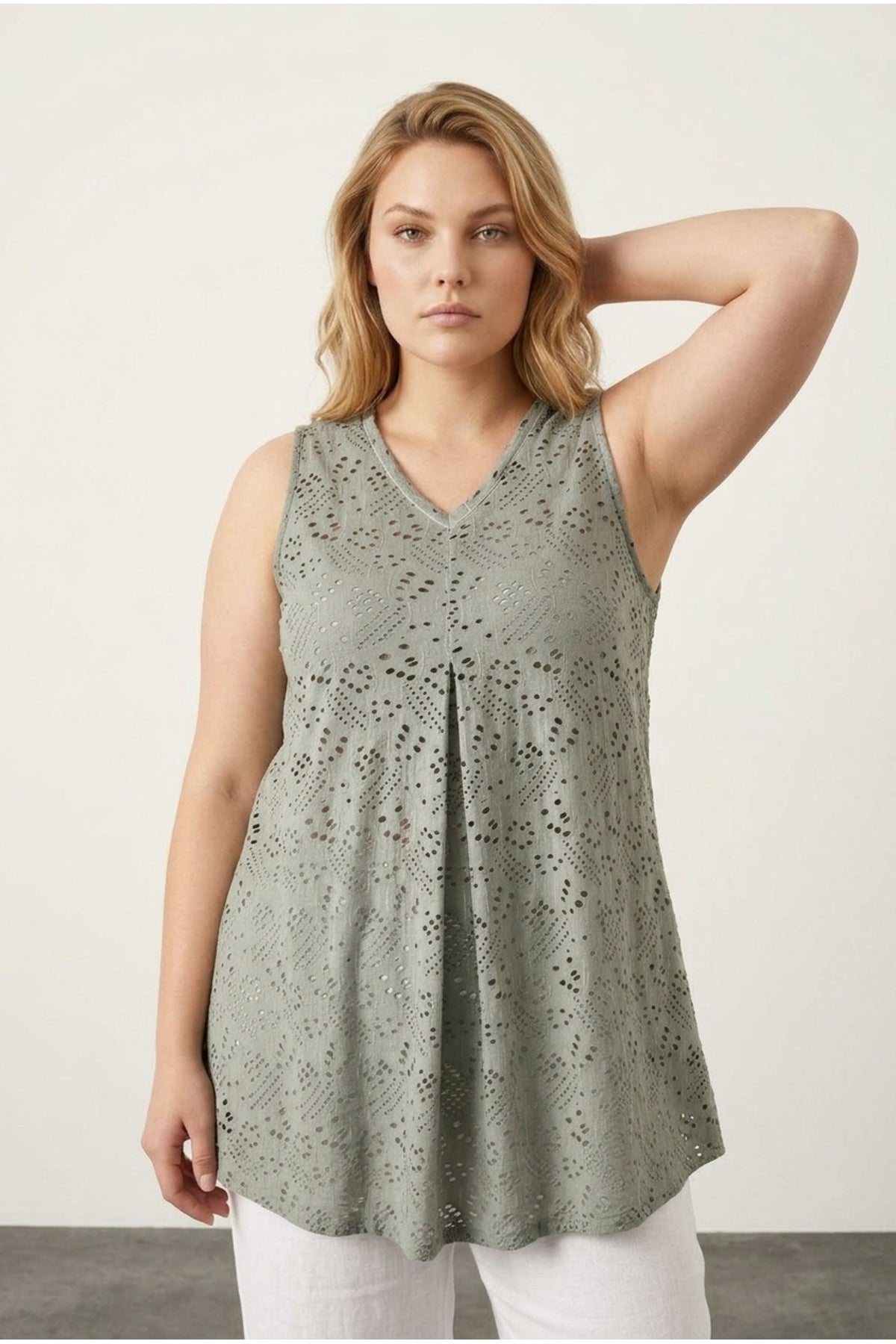 Plus Size V-Neck Sleeveless Lace Detailed Unlined Blouse