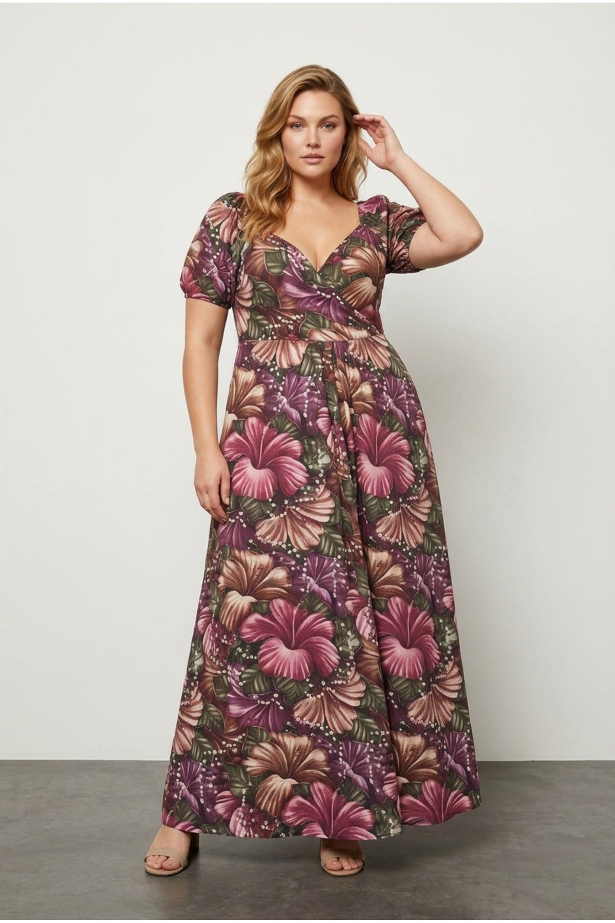 Plus Size Short Sleeve Princess Neck Floral Patterned Maxi Dress