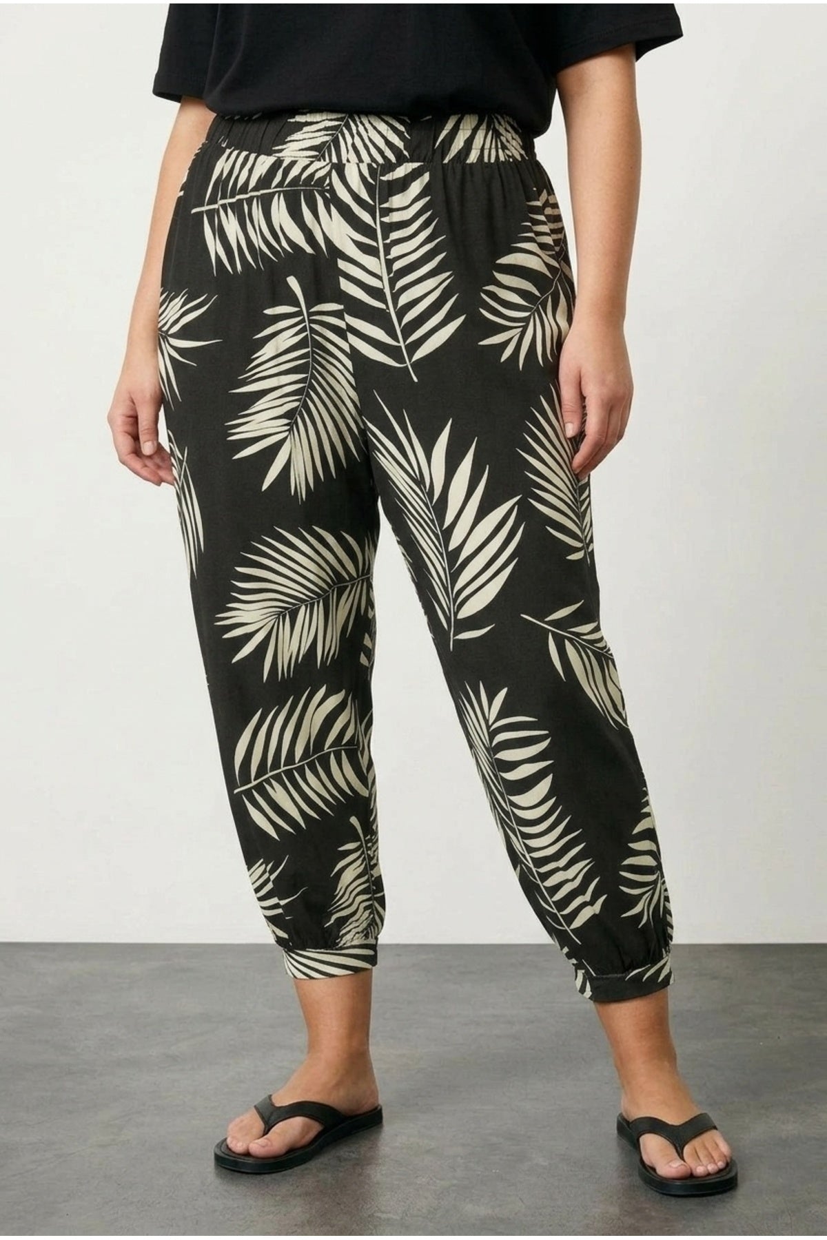 Plus Size Ankle Length Harem Pants with Elasticated Cuffs and Waist and Pockets