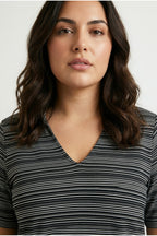 Plus Size V-Neck Patterned Short Sleeve T-shirt