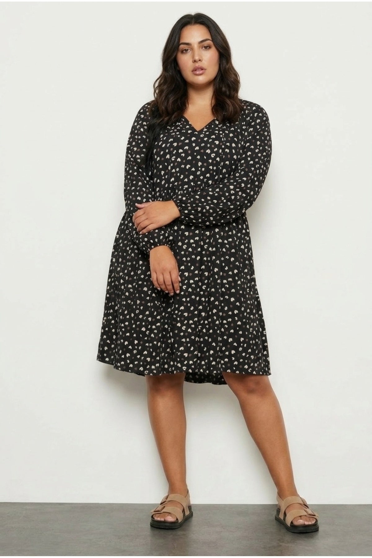 Plus Size V-Neck Long Sleeve Crinkled Fabric Mini Dress