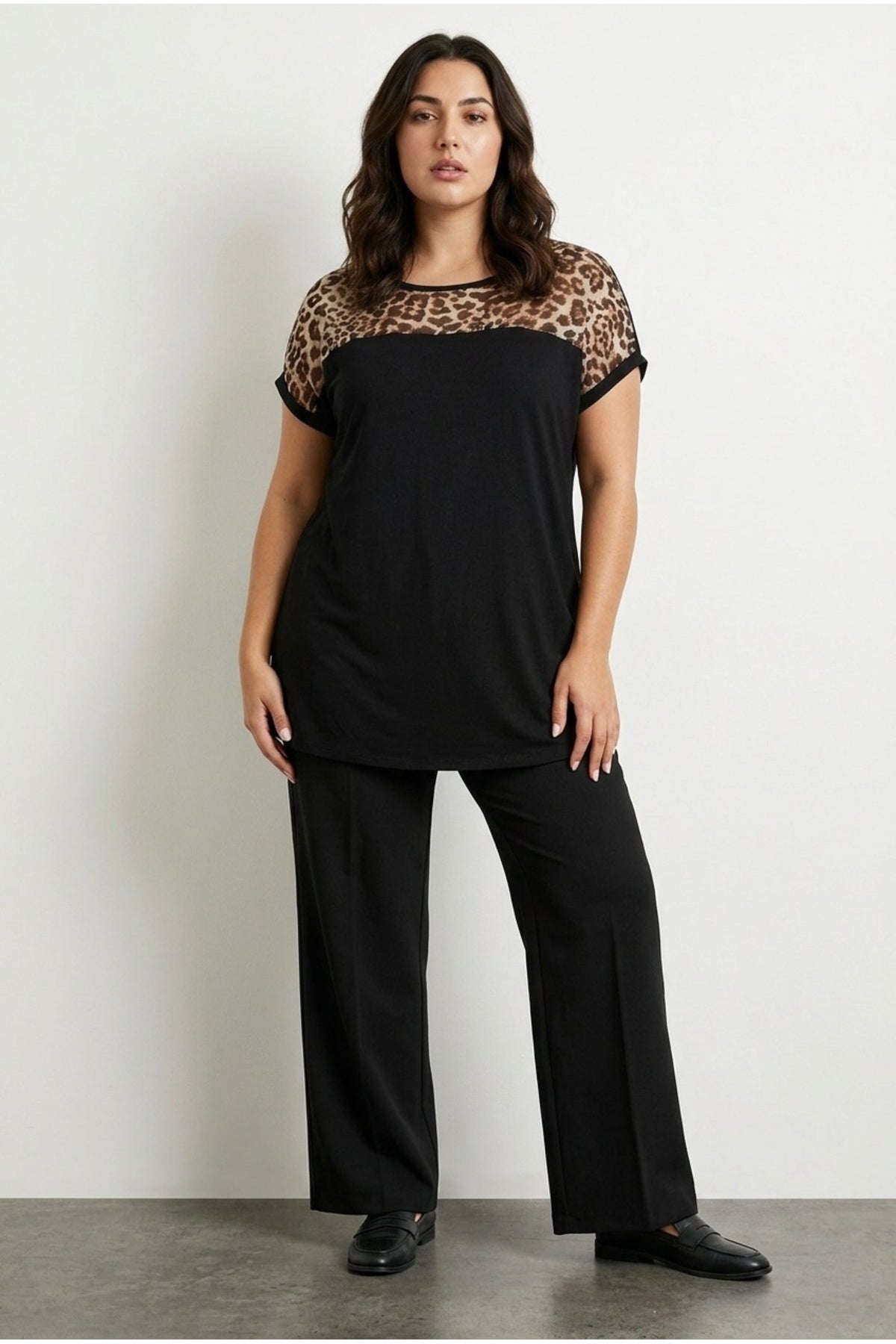 Plus Size Crew Neck Short Sleeve Sheer Leopard Detailed T-shirt