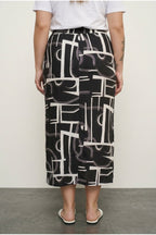 Plus Size Elastic Waist Abstract Patterned Long Skirt with Slit Detail