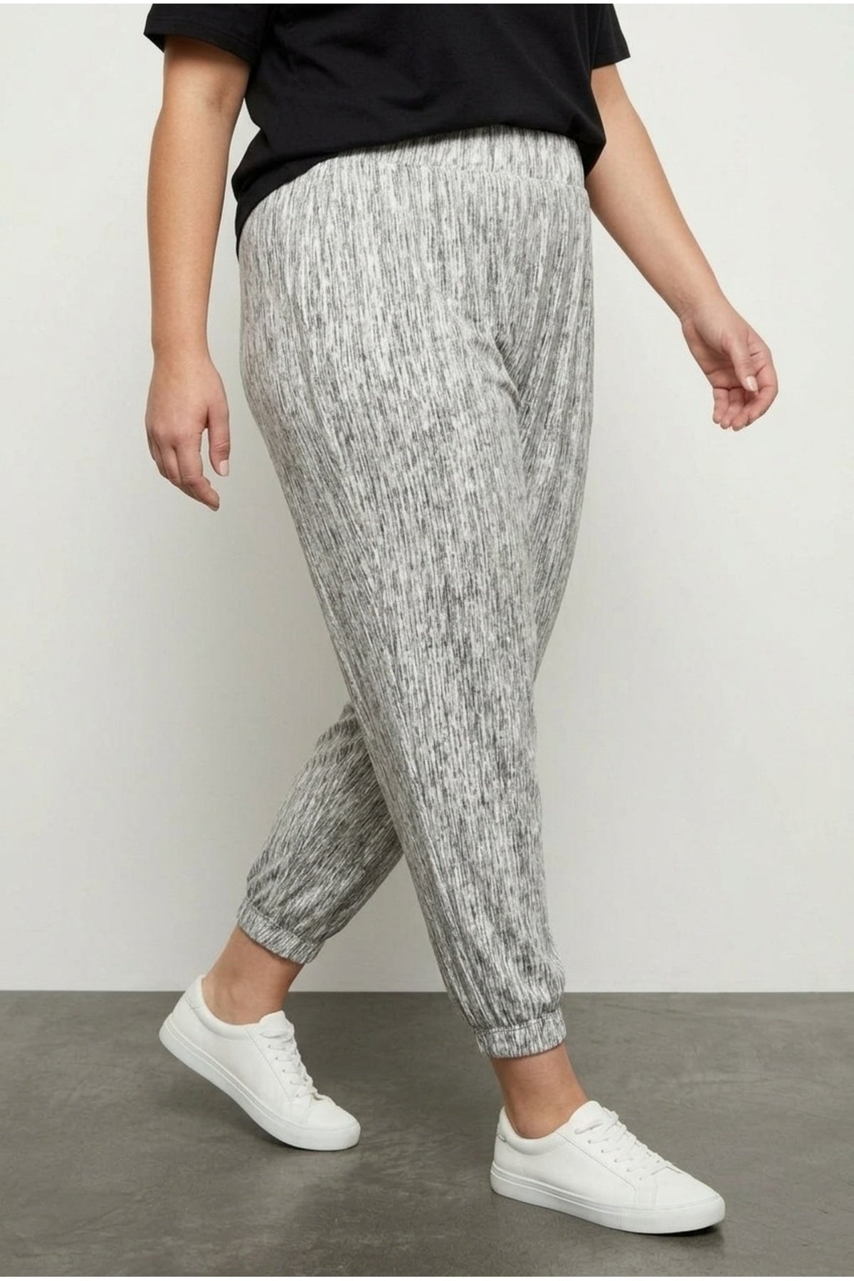 Plus Size Loose Trousers with Elasticated Waist and Cuffs, and Pockets