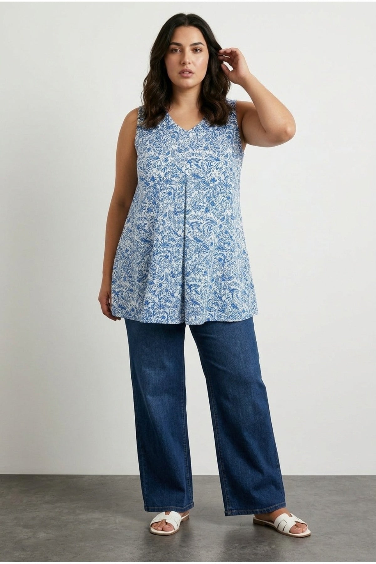 Plus Size V-Neck Pleated Front Sleeveless Floral Print T-shirt