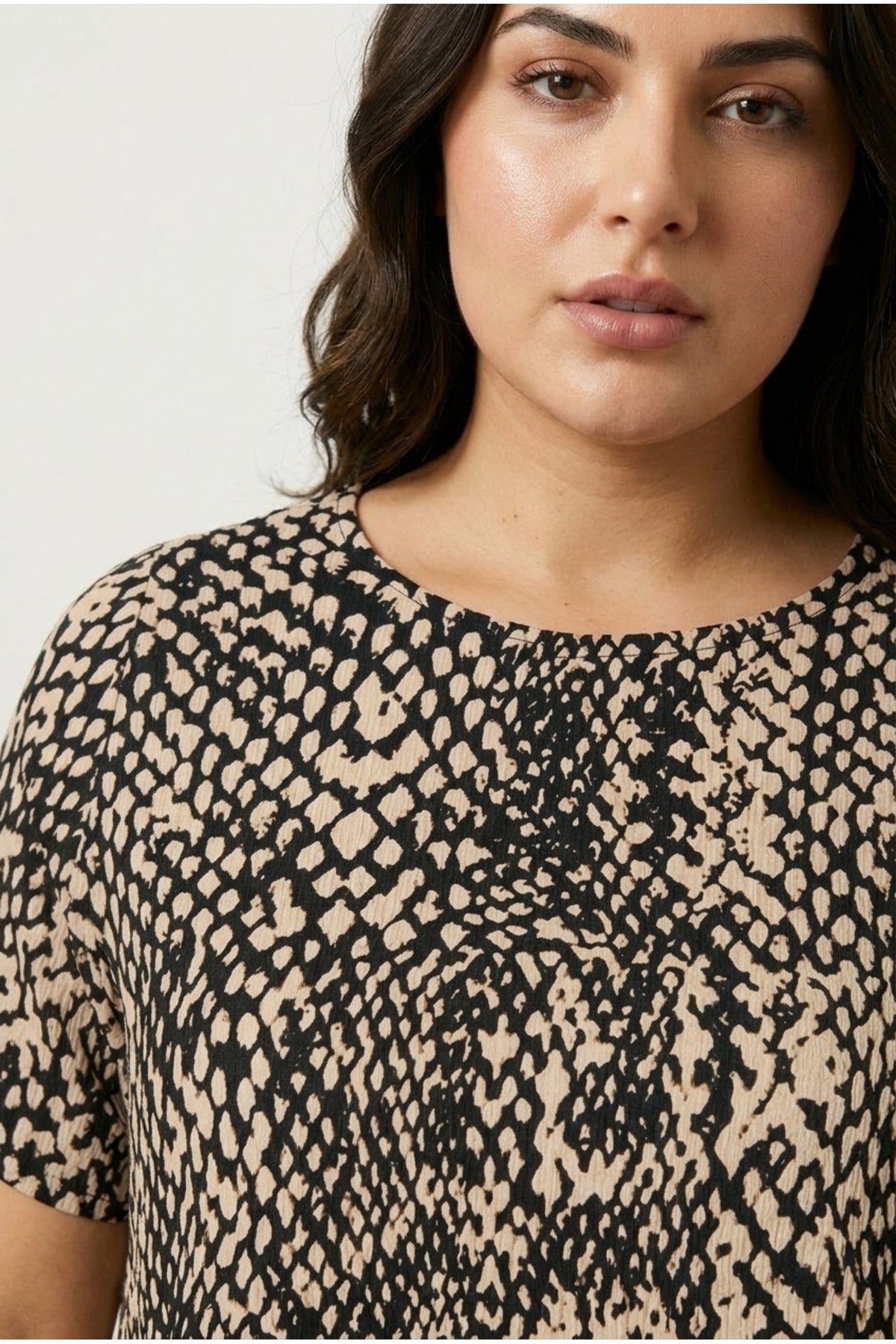Plus Size Crew Neck Short Sleeve Leopard Print Stretchy Fabric T-shirt