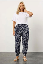 Plus Size Carrot Fit Printed Pocketed Trousers