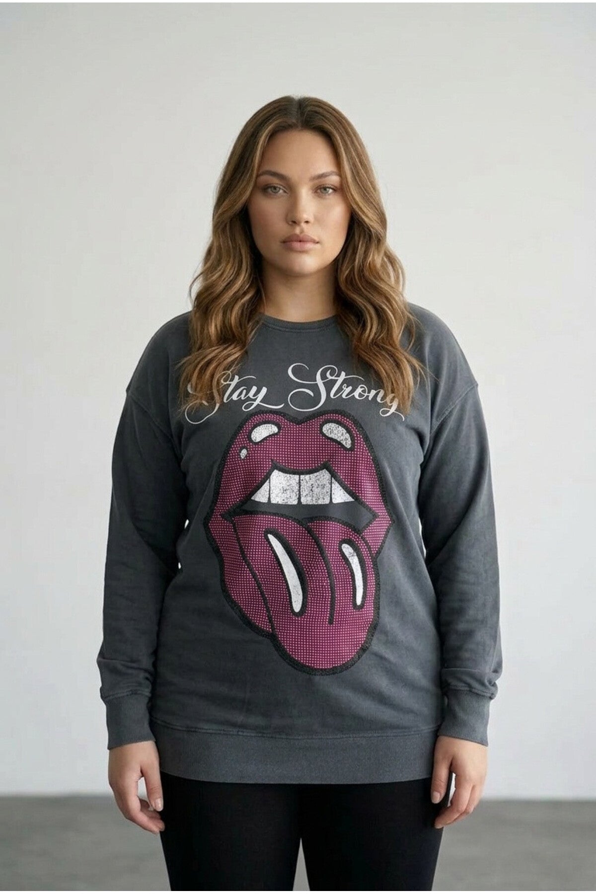 Plus Size Crew Neck Printed Sequin Detailed Washed Sweatshirt