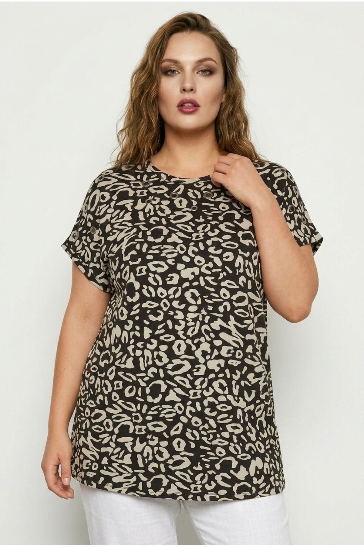 Plus Size Crew Neck Eyelet Detailed Patterned T-shirt
