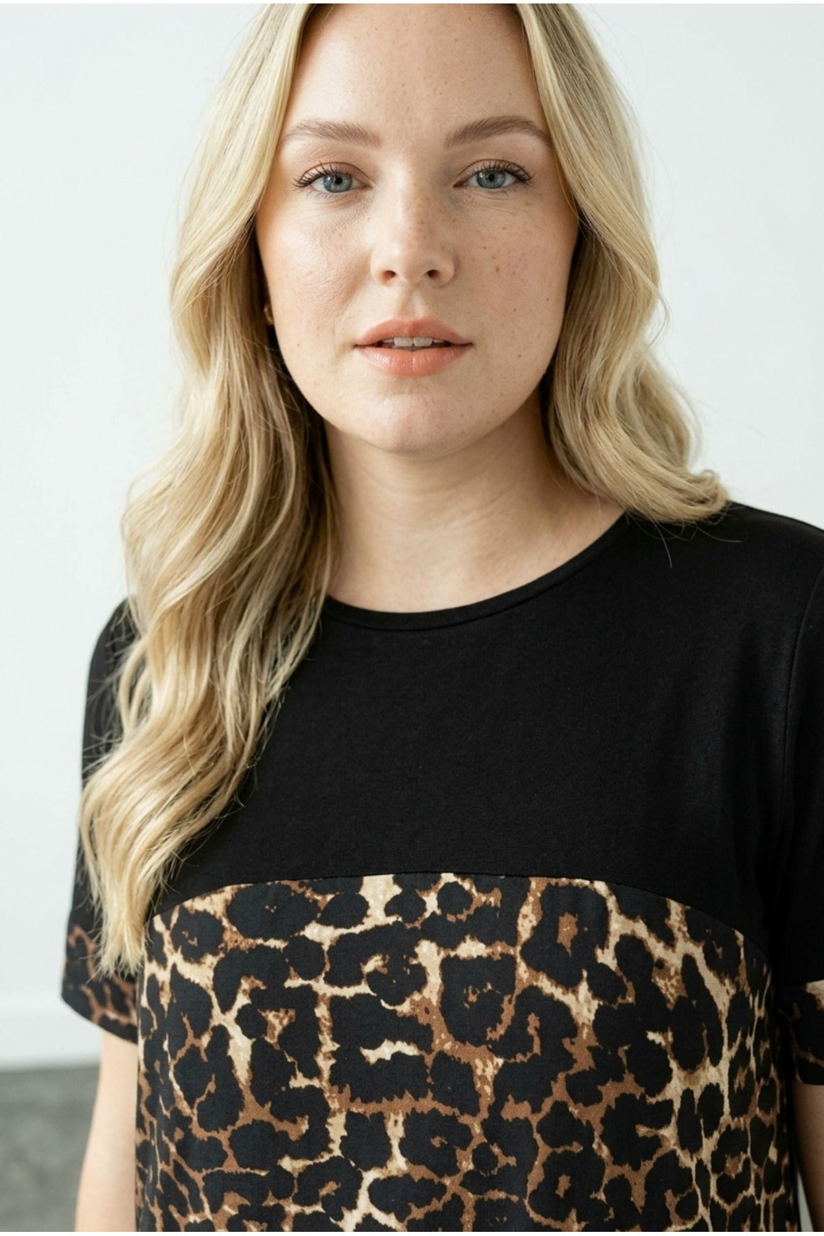Plus Size Crew Neck Short Sleeve Leopard Print Stretchy Fabric T-shirt