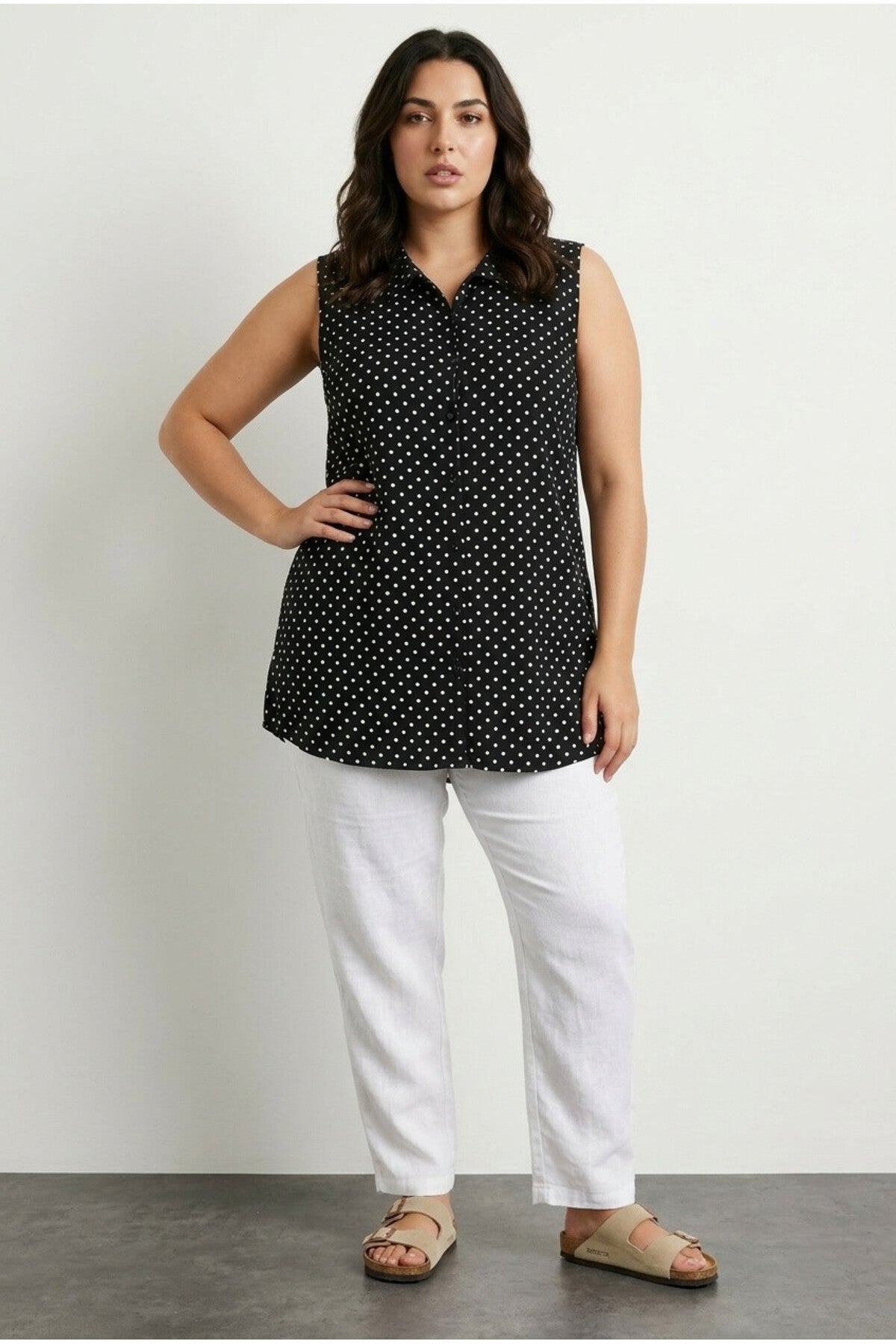 Plus Size Polo Neck Sleeveless Buttoned Polka Dot T-shirt