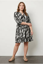 Plus Size V-Neck Half Sleeve Patterned Mini Dress
