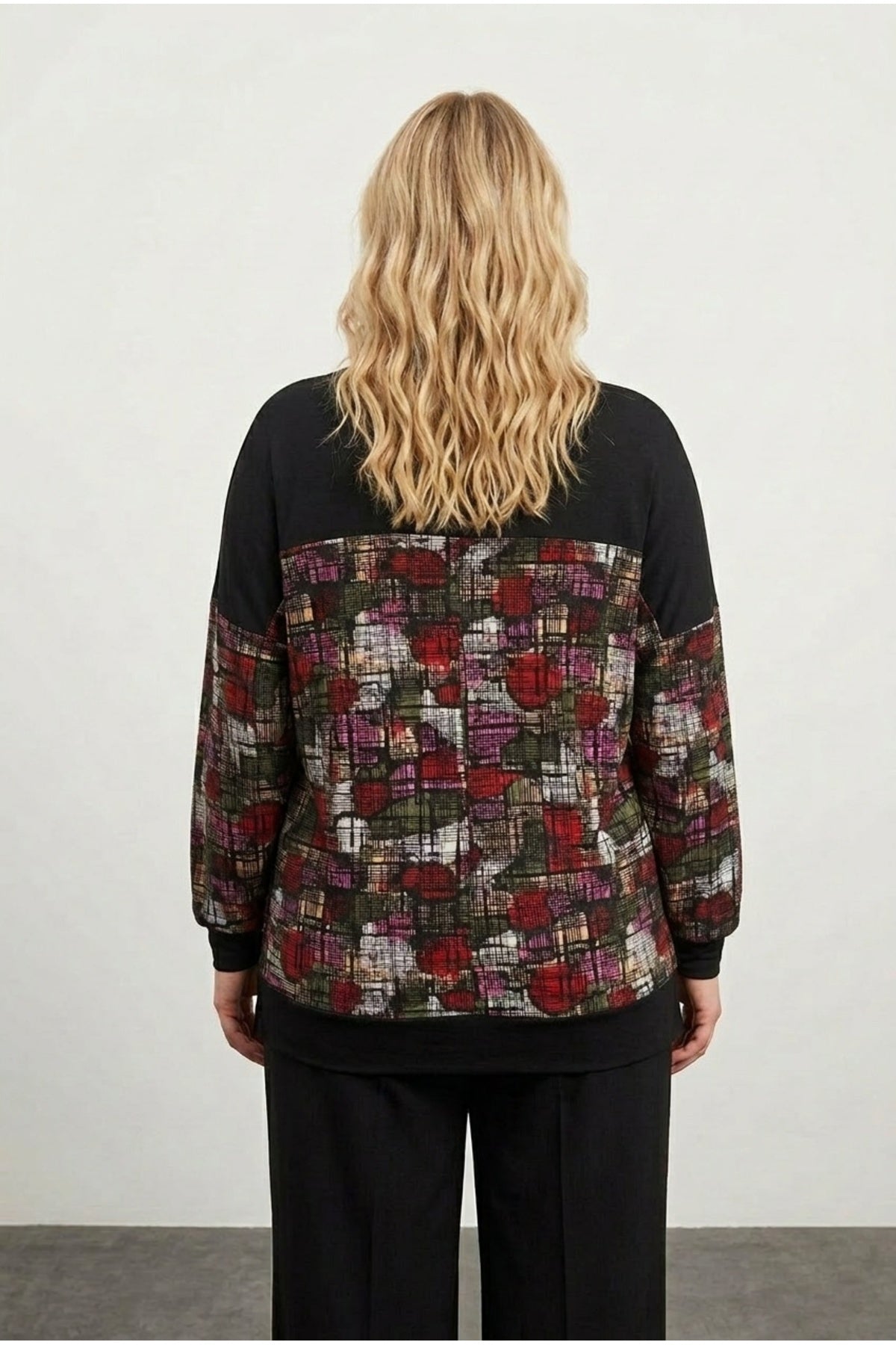 Plus Size V-Neck Long Sleeve Patterned Stretchy Blouse