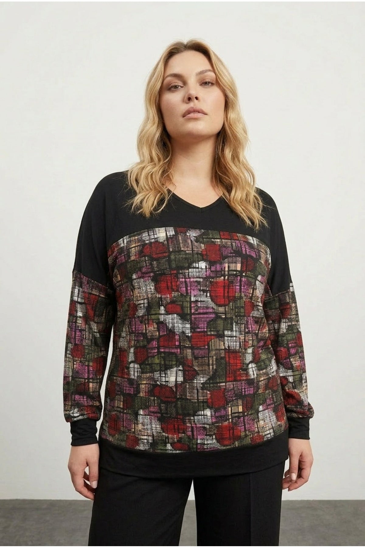 Plus Size V-Neck Long Sleeve Patterned Stretchy Blouse