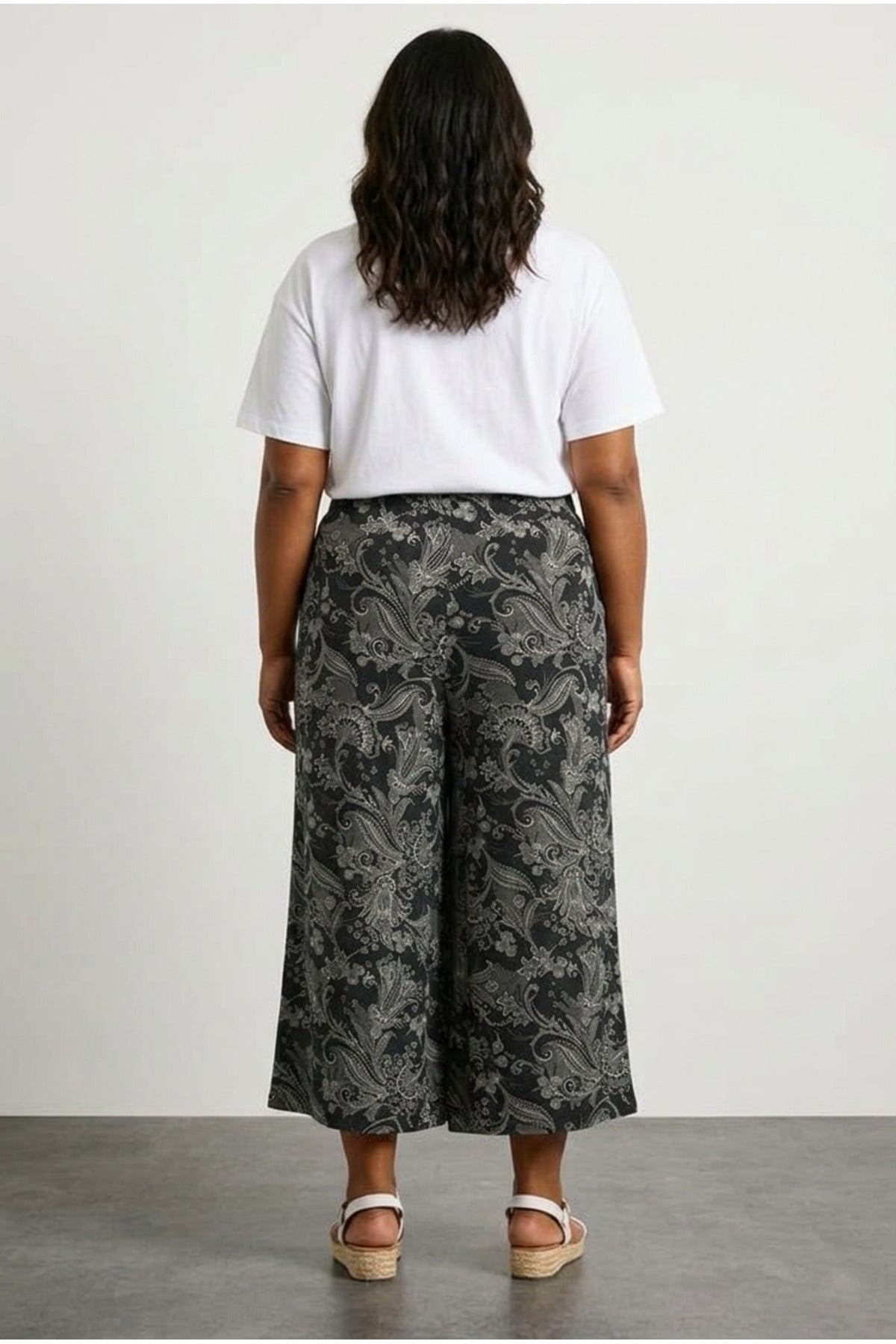 Plus Size Elastic Waist Floral Print Pocketed Stretchy Fabric Trousers
