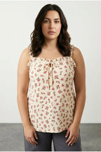 Plus Size Floral Print Crinkle Fabric Square Neck Sleeveless Blouse