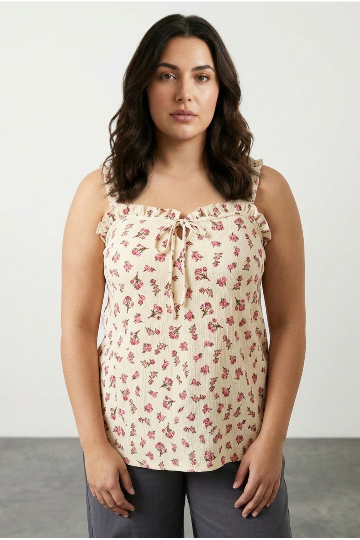 Plus Size Floral Print Crinkle Fabric Square Neck Sleeveless Blouse