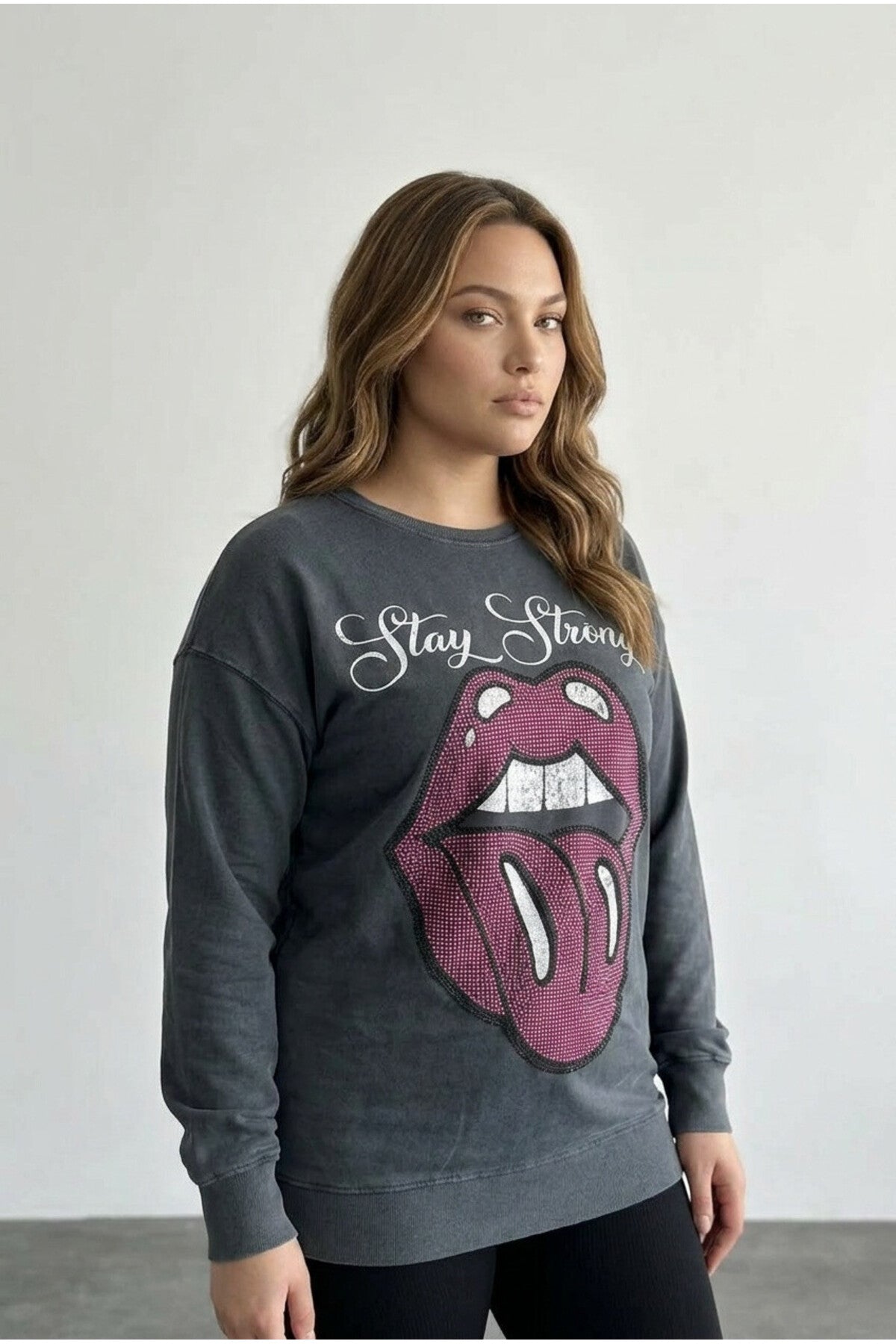 Plus Size Crew Neck Printed Sequin Detailed Washed Sweatshirt