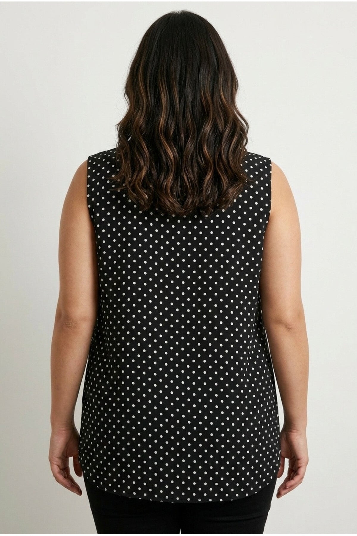 Plus Size Polo Neck Sleeveless Buttoned Polka Dot T-shirt