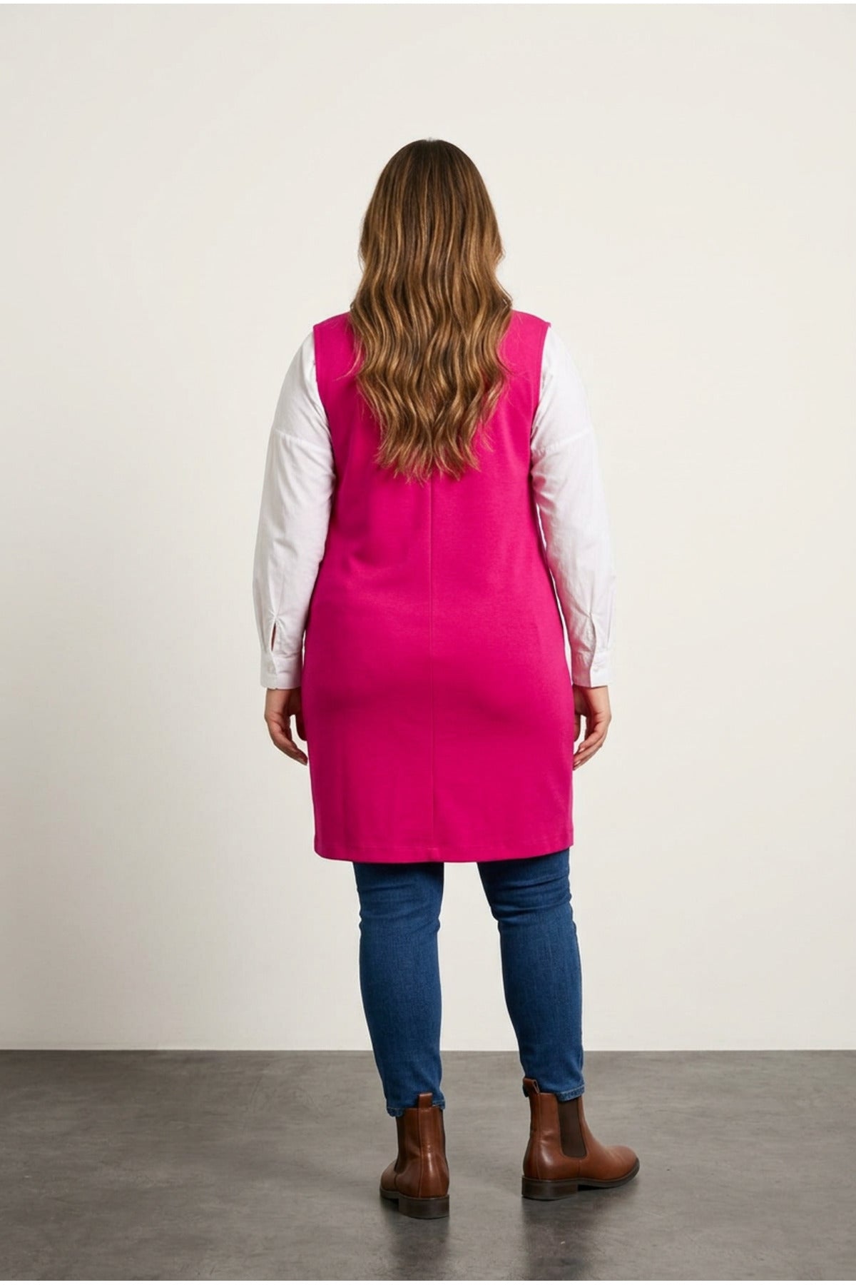 Plus Size Sleeveless Front Buttoned Pocket-Detailed Cardigan