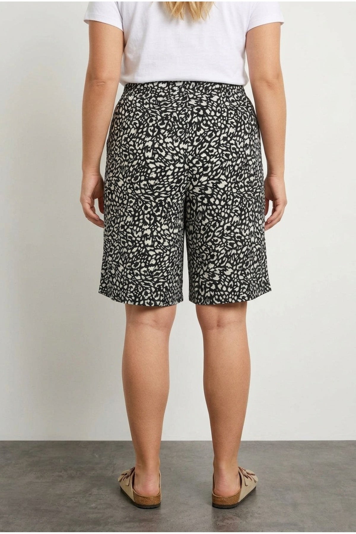 Plus Size Elastic Waist Patterned Loose Fit Stretchy Shorts