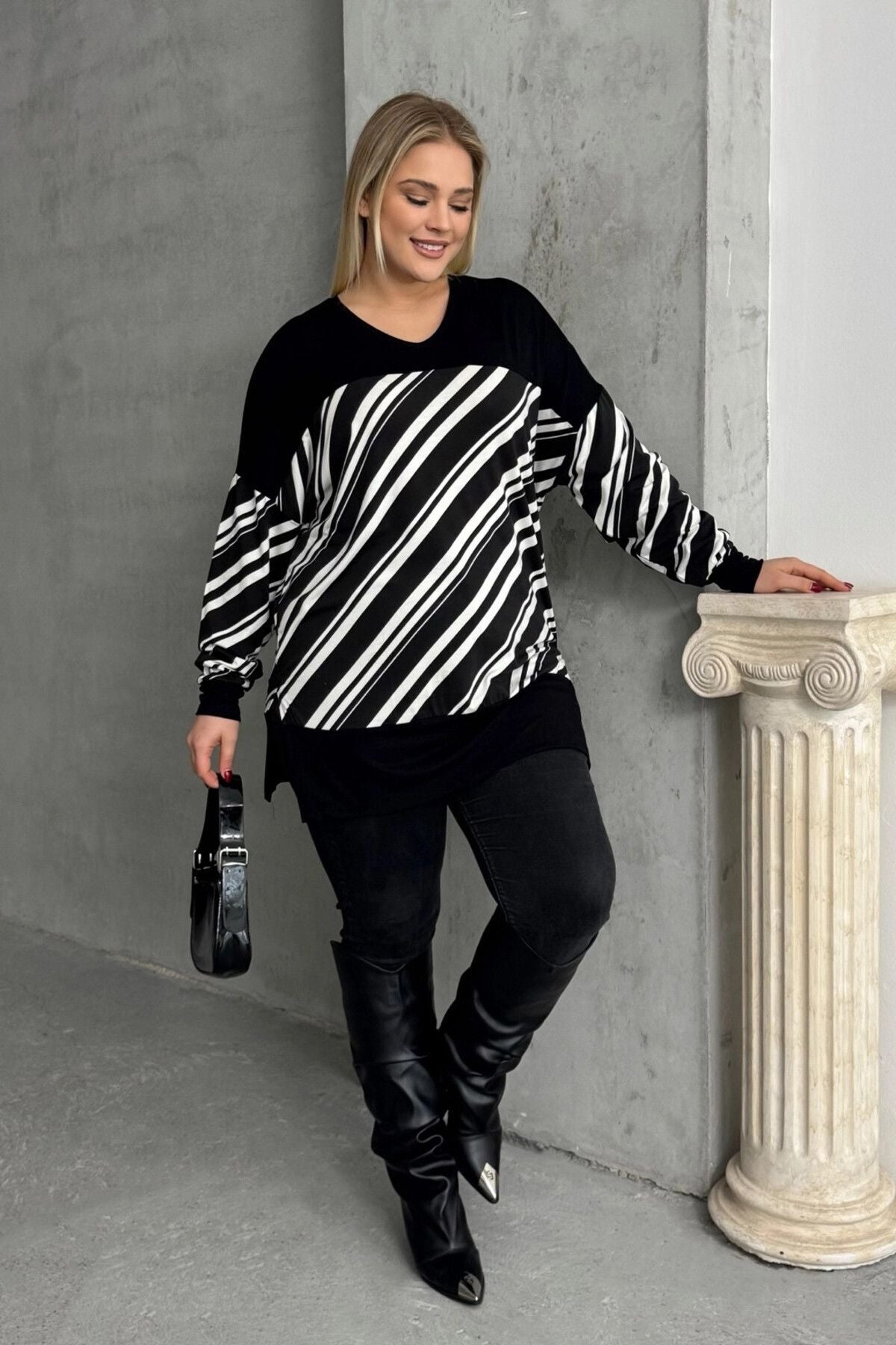 Plus Size V-Neck Long Sleeve Elasticated Cuff Slit Blouse